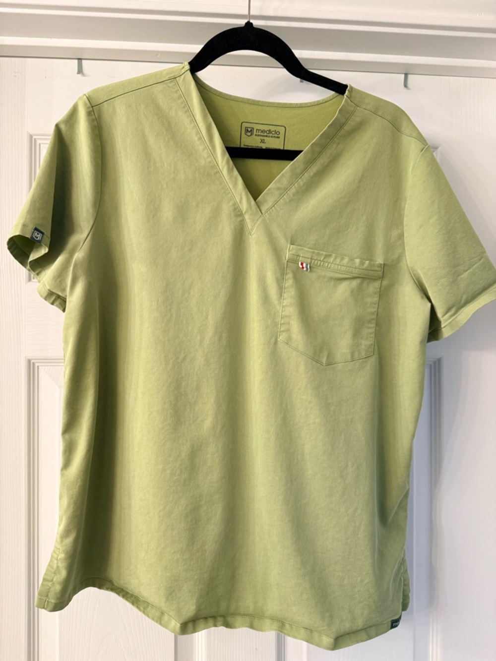 Mediclo Scrub Set XL Green Sustainable V-Neck Top Jogger Pants Stretch Tencel - Picture 3 of 17
